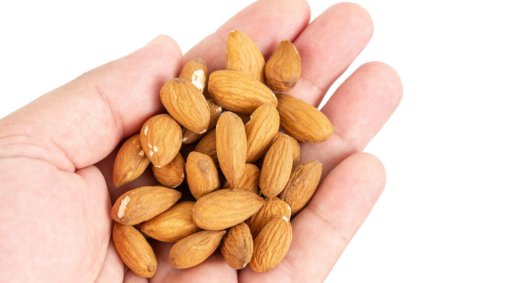 5 Unknown advantages of consuming almonds